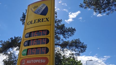 Trump Declares 'Let the Oil Flow!' as Global Energy Prices Plummet