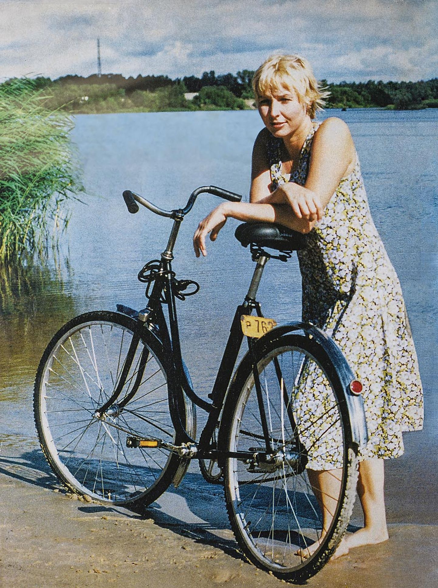 Vanaema Marie jalgratas kannab Pärnule omast numbrimärki.