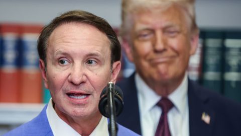 Trumpi eriesindaja saabus Gröönimaale kohalike hüüete saatel “minge koju”