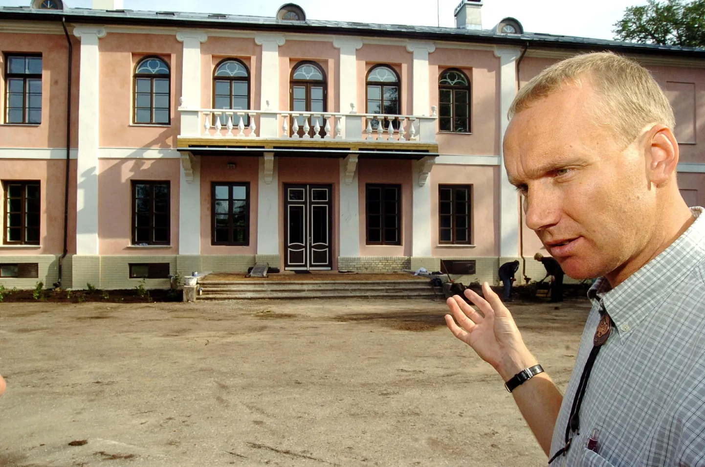 Vabariigi aasta õpetaja, Tõstamaa keskkooli direktor Toomas Mitt esindab Pärnumaad aasta õpetajate üleriigilisel vastuvõtul.