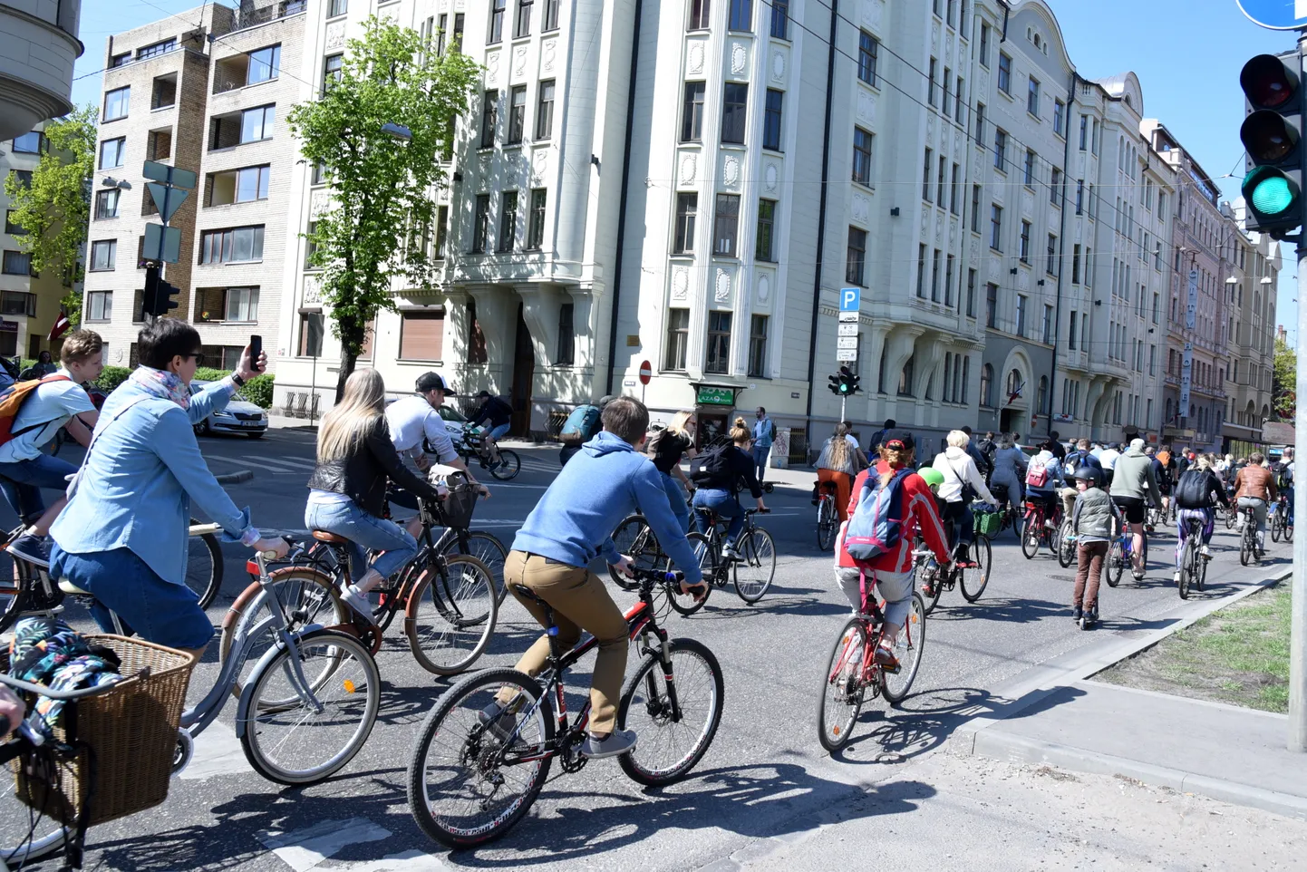 Velobrauciens "Kritiskā masa".