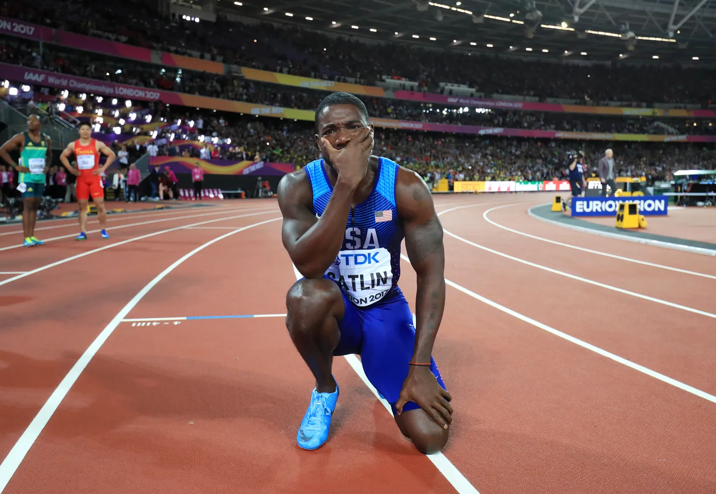Justin Gatlin pärast võitu tänavuse MMi meeste 100 m jooksu finaalis.