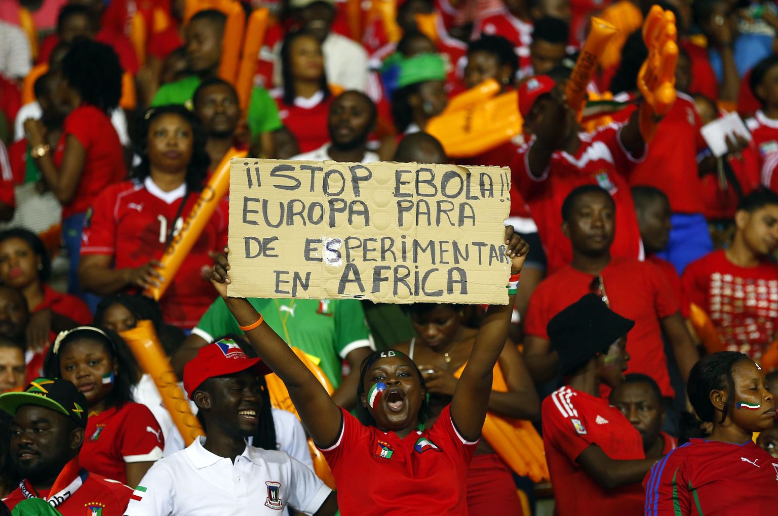 Ekvatoriaal-Guinea jalgpallifänn leiab, et Ebola levik Aafrikas on Euroopa teadliku tegevuse tagajärg.