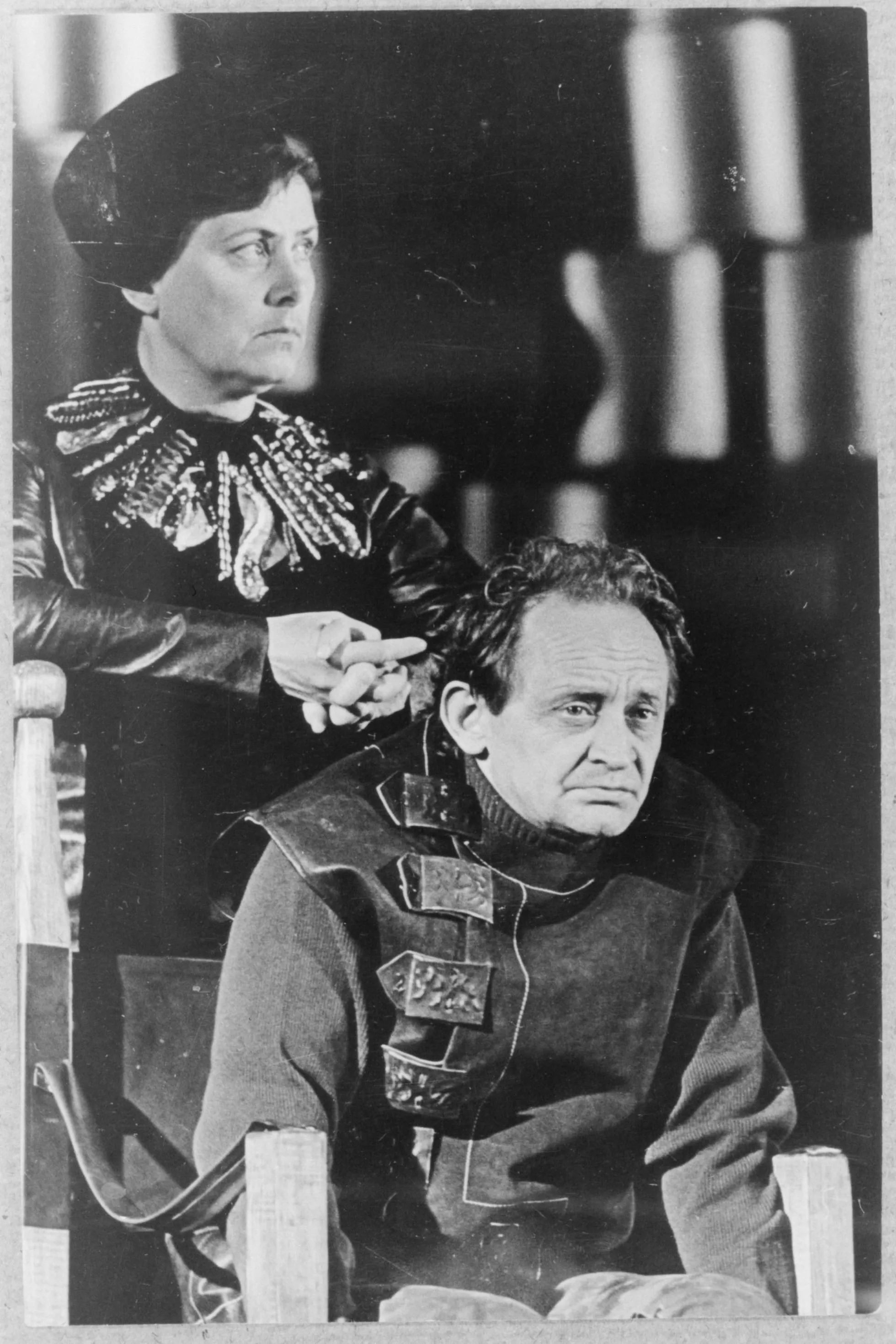 Eesti NSV Riikliku Noorsooteatri «Hamlet». Gertrudi rollis Silvia Laidla ja Claudiusena Jüri Järvet. Aasta oli siis 1966.