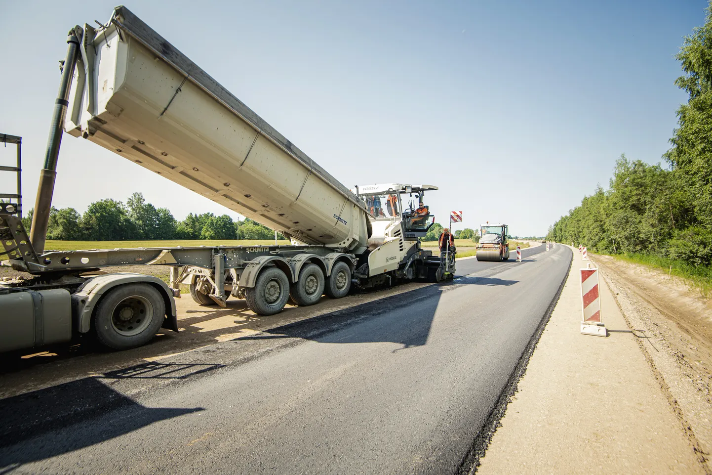 Būvdarbi uz autoceļa Butnāri–Saldus–Ezere