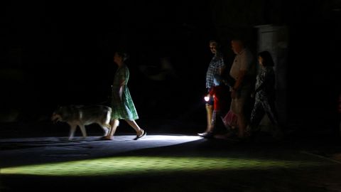 Ukraine's attacks plunge Crimea into darkness