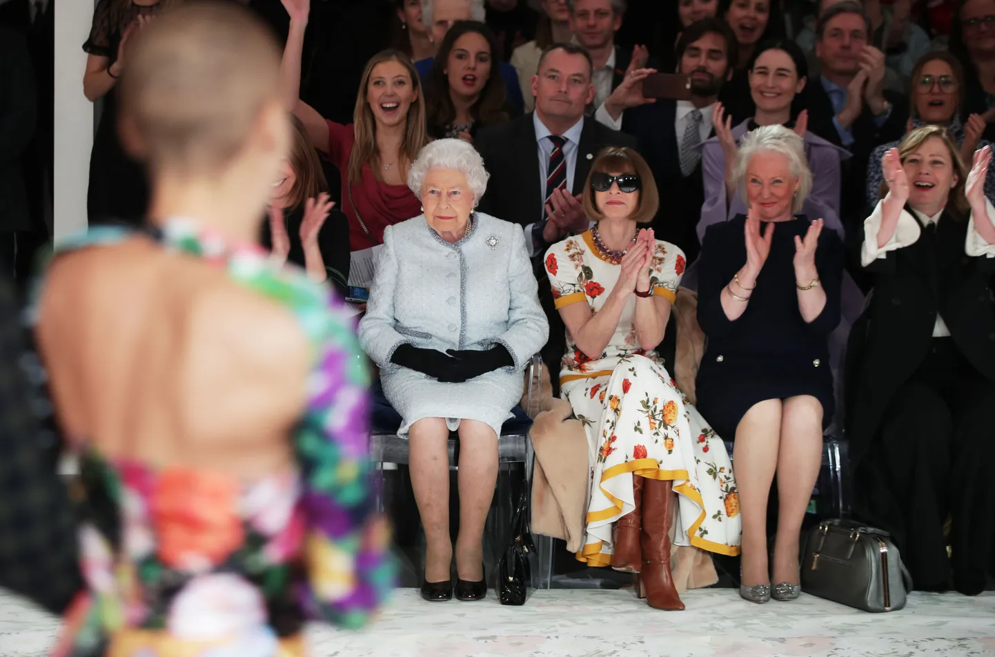 Fotol vaasakult: kuninganna Elizabeth II, Anna Wintour ja Angela Kelly.