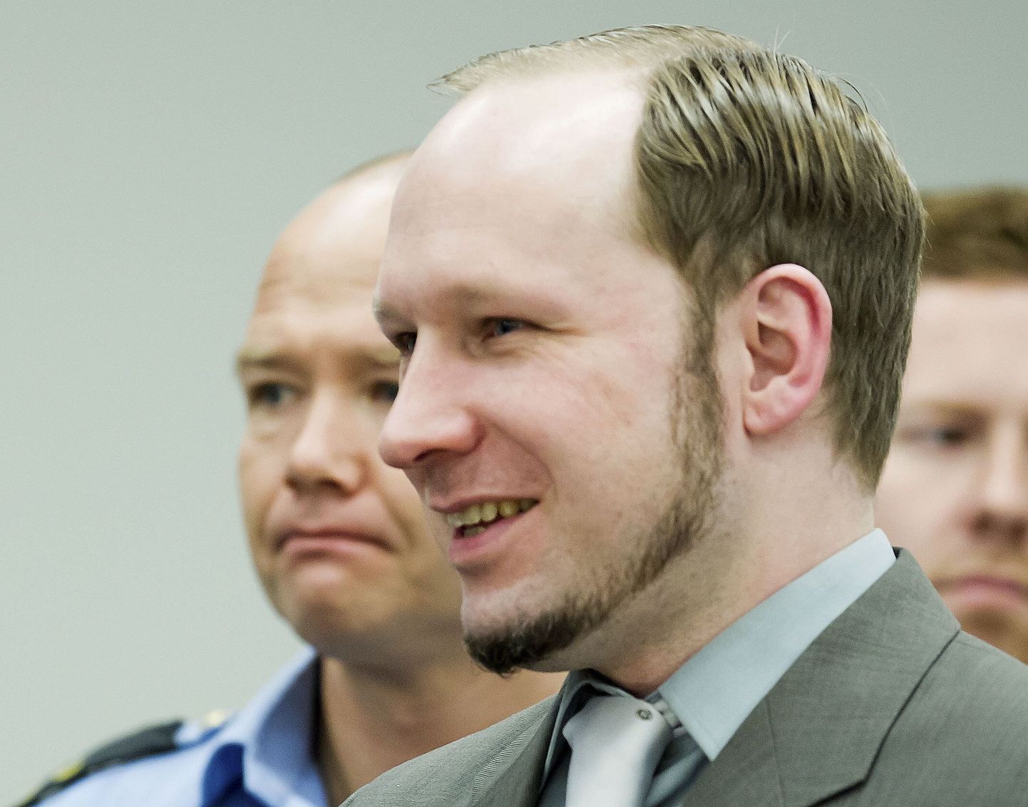 Anders Behring Breivik eile Oslo kohtus.