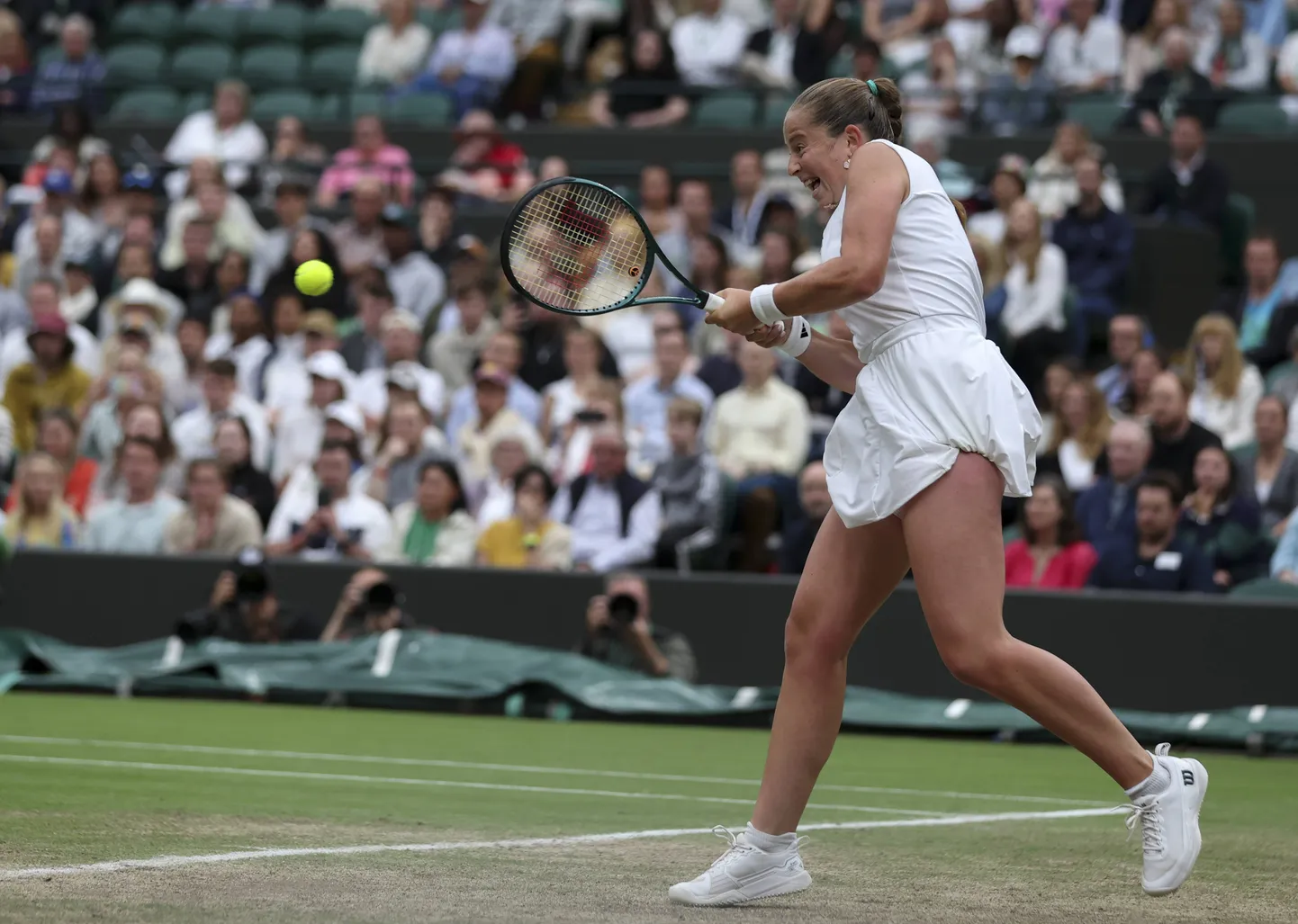 Aļona Ostapenko.