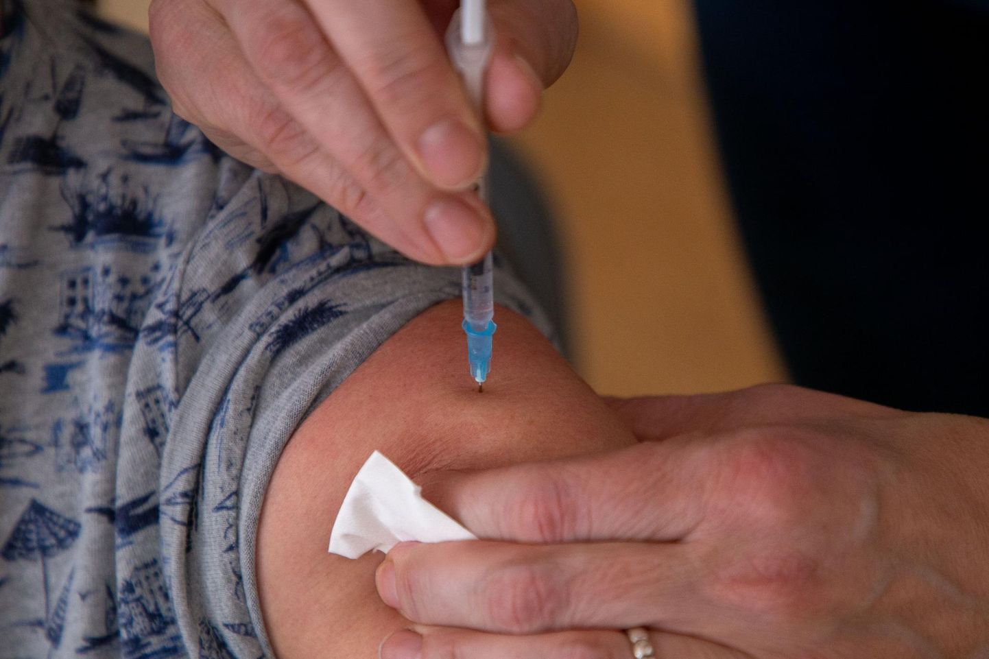 Covid-19 vaktsineerimise korralduse töörühm otsustas, et vaktsineerimise praeguses etapis ei ole vaktsiini vahetamine kuuri jooksul võimalik ega ka põhjendatud.