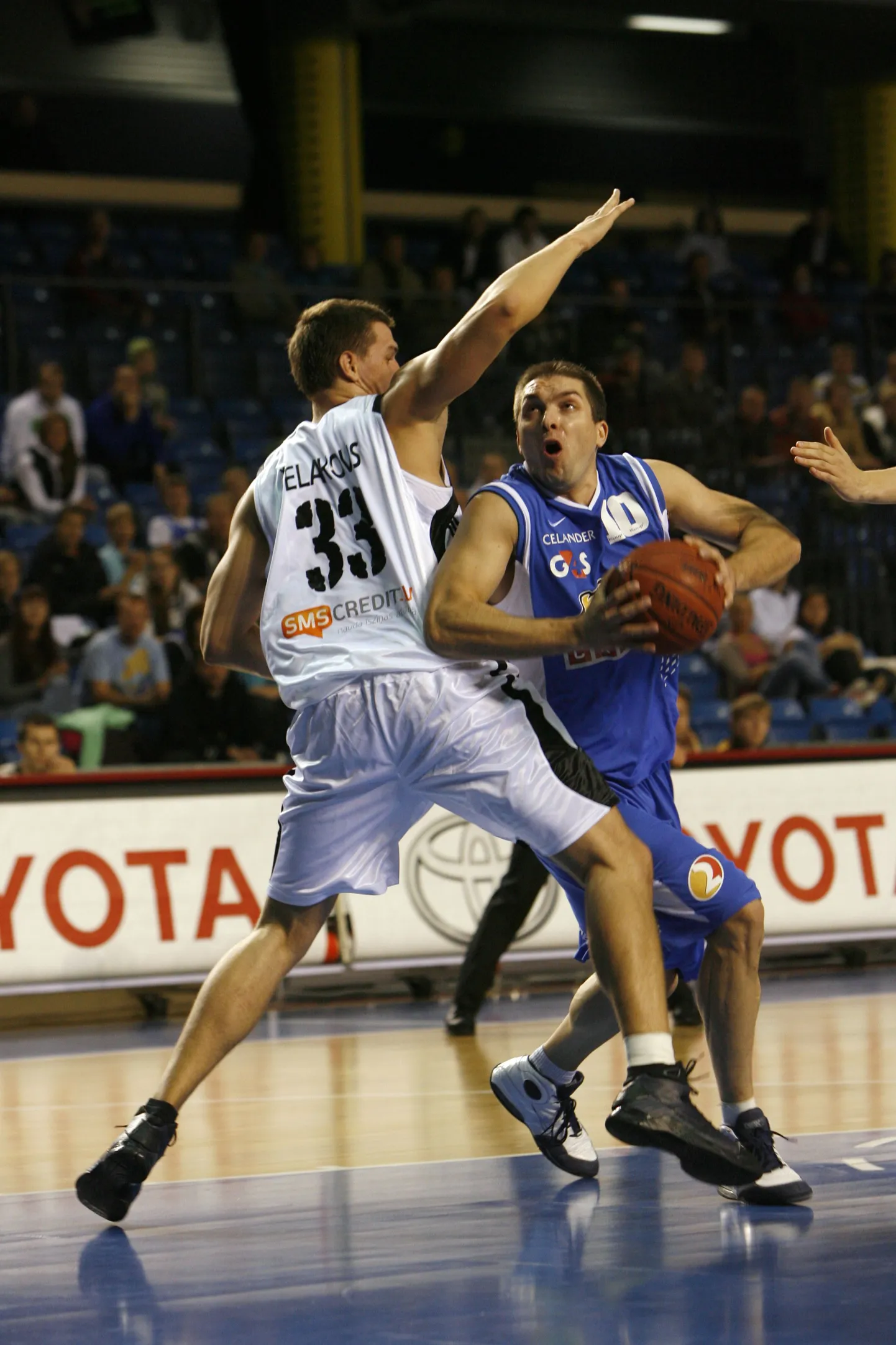 Aleksandar Bojic(sinises)