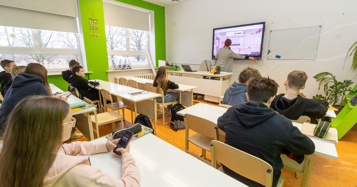 Ida-Virumaa õpetajate palgalisa viibib taas Ida-Virumaa õpetajate palgalisa viibib taas