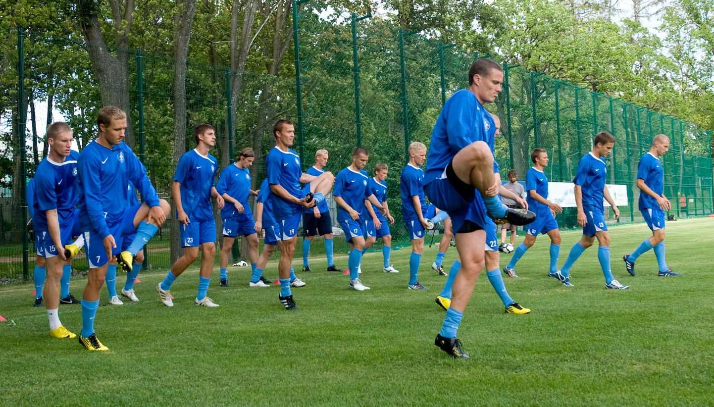 Тренировка сборной Эстонии по футболу.