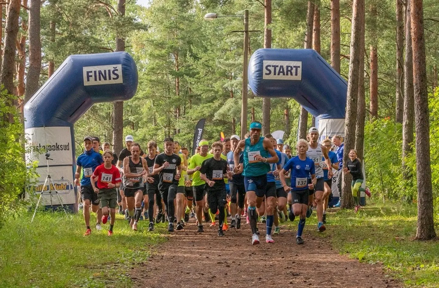 Raeküla metsa viiekilomeetrine ring lõpetab Pärnu aastajooksude hooaja.