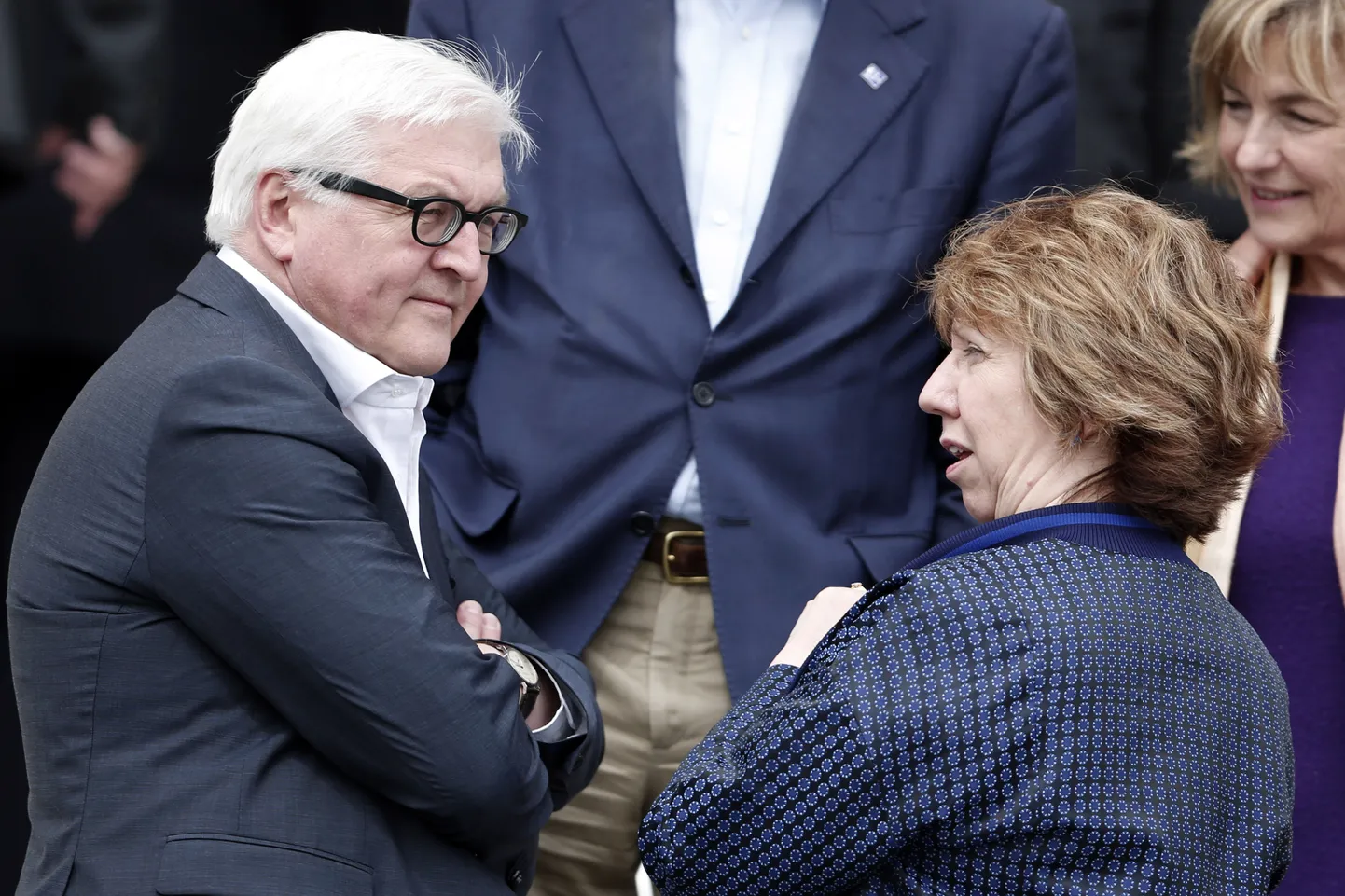Saksa välisminister Frank-Walter Steinmeier vestleb Euroopa Liidu välispoliitikajuhi Catherine Ashtoniga.
