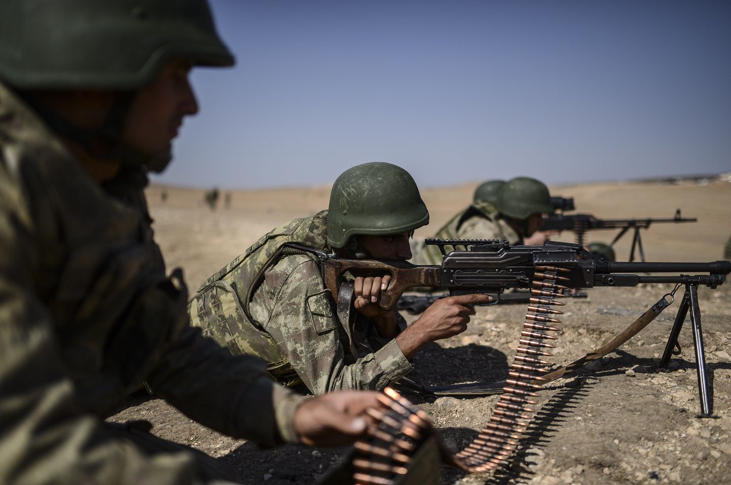 Türgi sõdurid kontrollivad Süüria piiri  Mursitpinari piiripunkti juures Türgi kaguosas.