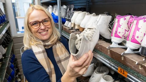 Viljandi jäähall alustas uut hooaega, kuid soe sügis teeb jää hoidmise keeruliseks
