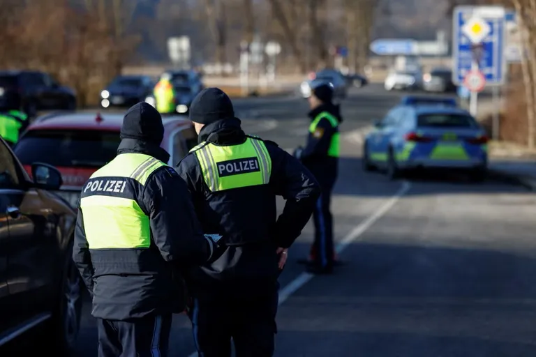 Saksa politseinikud piiril Austriaga käesoleva aasta algupoole.