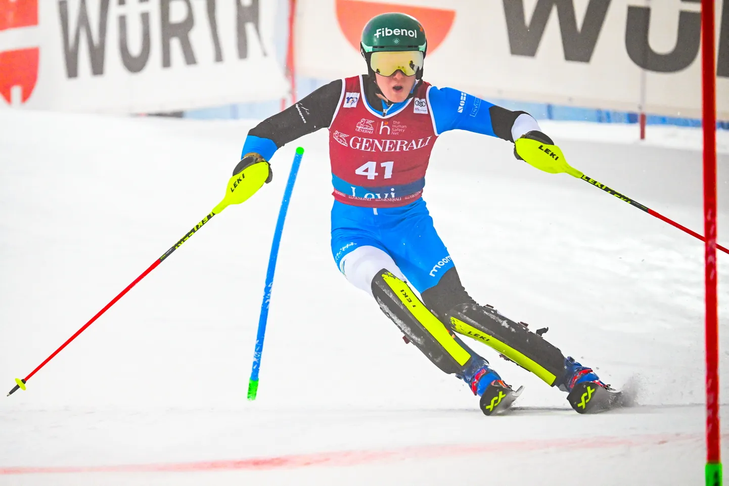 Tormis Laine slaalomi MK-etapil Levil.