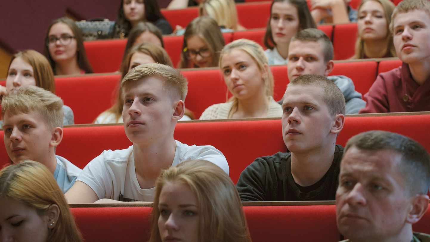 В Нарве проходит семинар по обороне Эстонии.