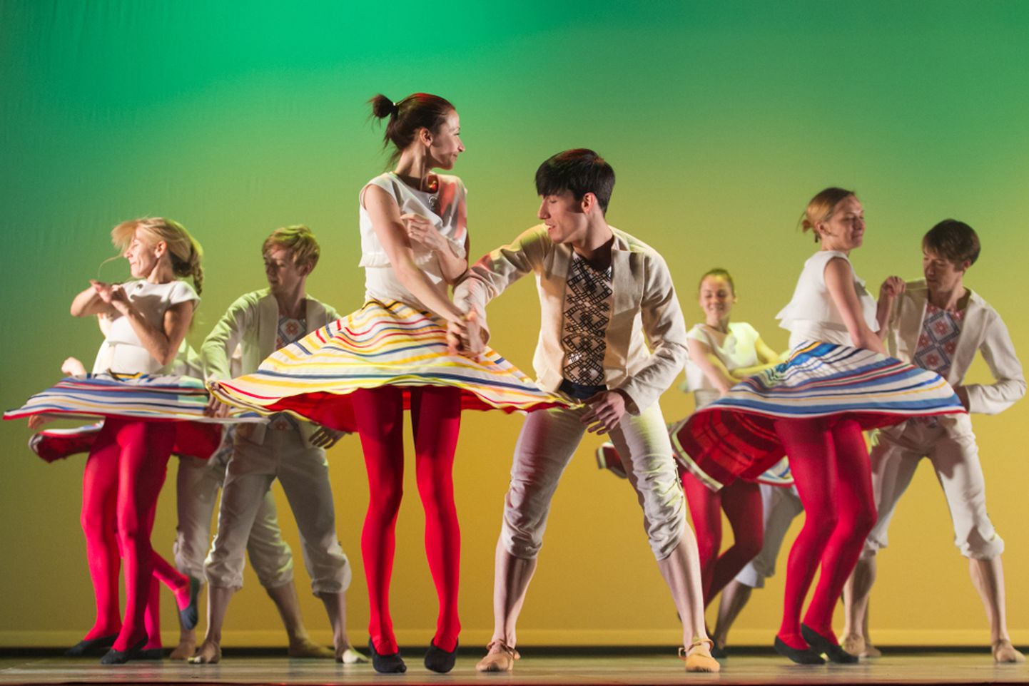 9. Jõhvi balletifestivalil 2015 sai muu seas näha tantsu Eduard Tubina balletist "Kratt", mida tänavu näeb tervikuna.
MATTI KÄMÄRÄ