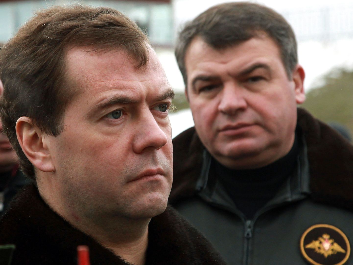 Президент РФ Дмитрий Медведев (на первом плане) и министр обороны России Анатолий Сердюков посетили в четверг, 25 ноября Нижний Новгород.