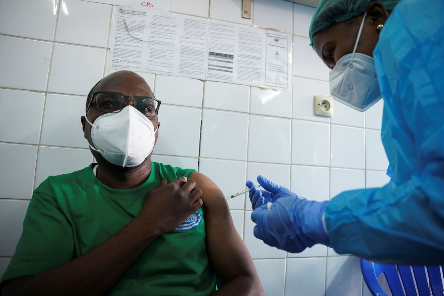 В африканских странах, сильнее чем в других, распространены предрассудки против прививок.
