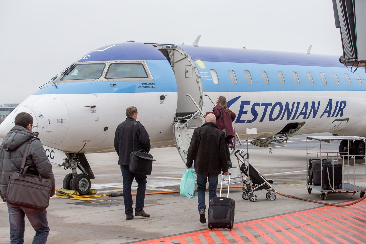 6.11.2015 Estonian Air lennuk.