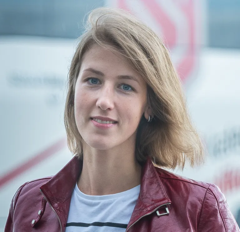 Liisi Roos, B-kategooria sõiduõpetaja