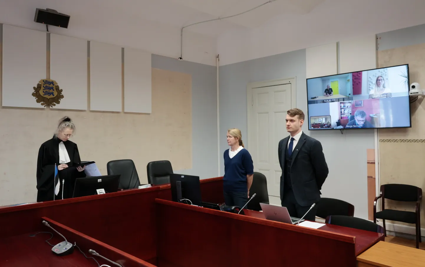Kohtuistungil viibisid kohal vaid kohtunik Heli Sillaots, kohtuistungi sekretär Piia Laurson ning vanemprokurör Ingmar Laas. Kalev Koort kuulas kohtuotsust videosilla vahendusel Tartu vanglas.