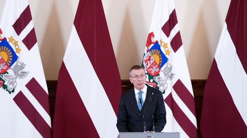 FOTO ⟩ Rīgas pilī virknei cilvēku pasniegti valsts augstākie apbalvojumi par paveikto Latvijas labā