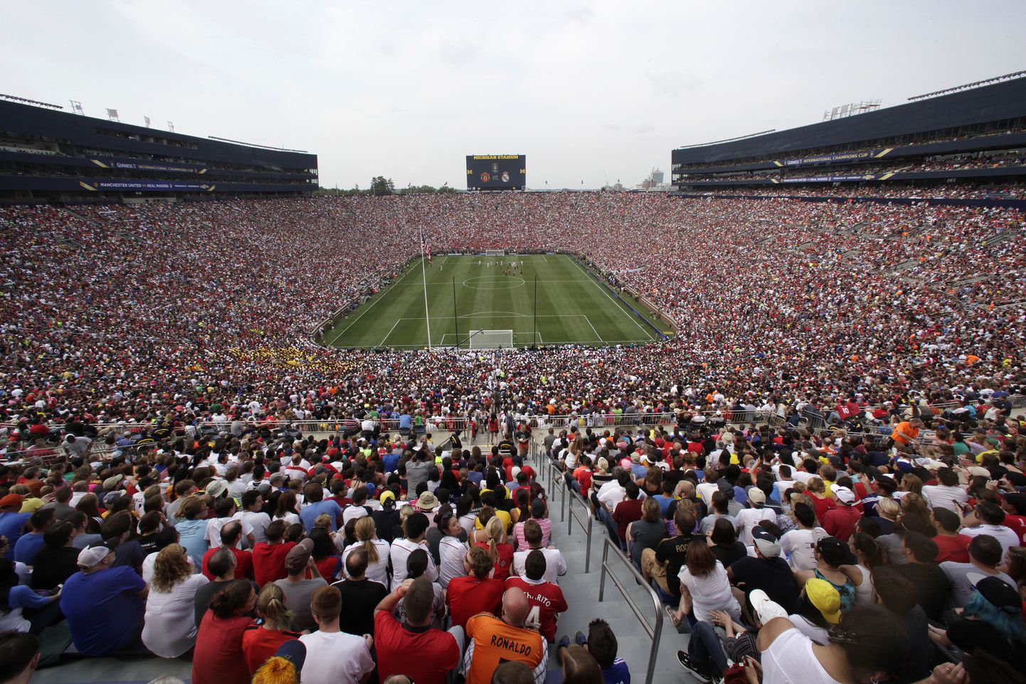 Manchester Unitedi ja Madridi Reali mängu vaatas Ann Arbori staadionil 109 318 inimest.
