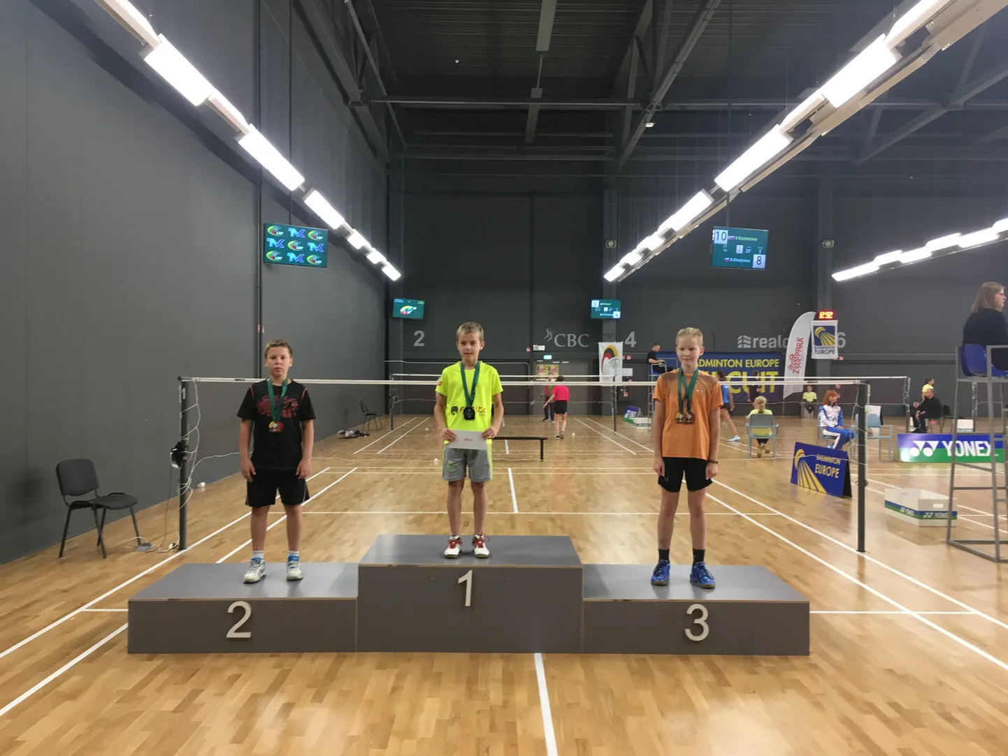 Vilniuses toimunud U11 vanuseklassi poiste turniiril jäi võitmatuks Marti Joost (keskel).