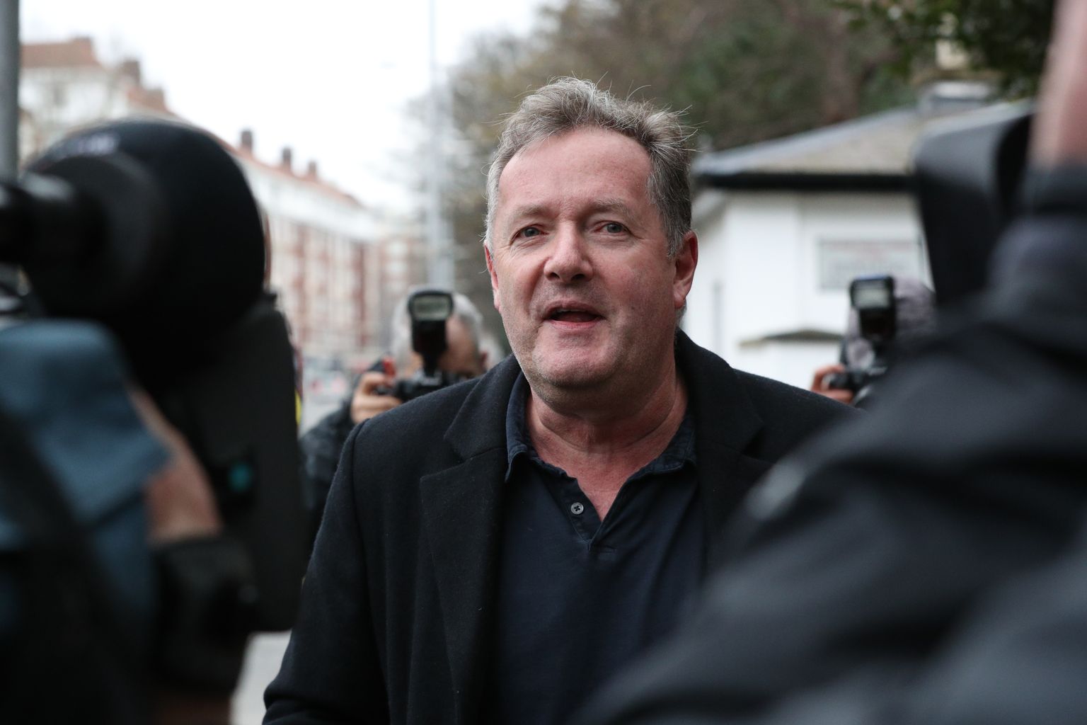 Piers Morgan ajakirjanike piiramisrõngas
