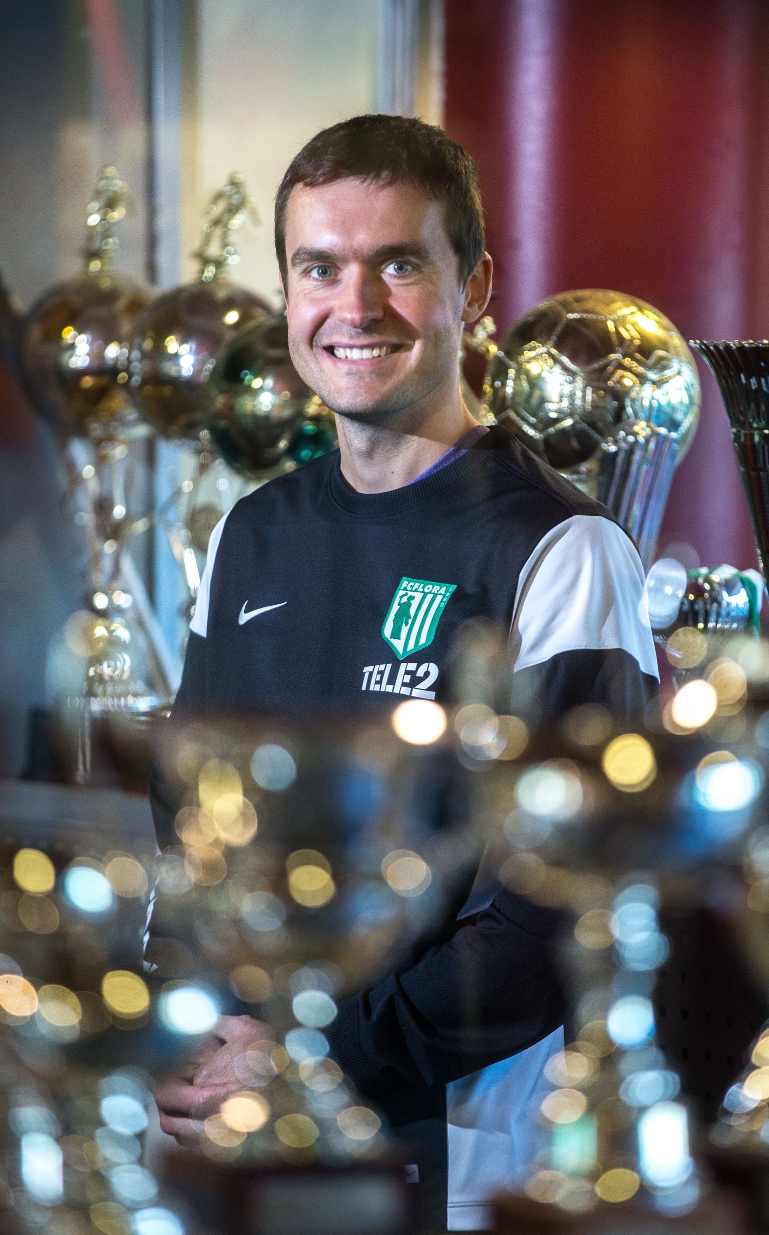FC Flora peatreener Norbert Hurt tõi tänavu klubi karikakappi koduse jalgpalli kõige väärtuslikuma auhinna, Eesti meistri trofee.