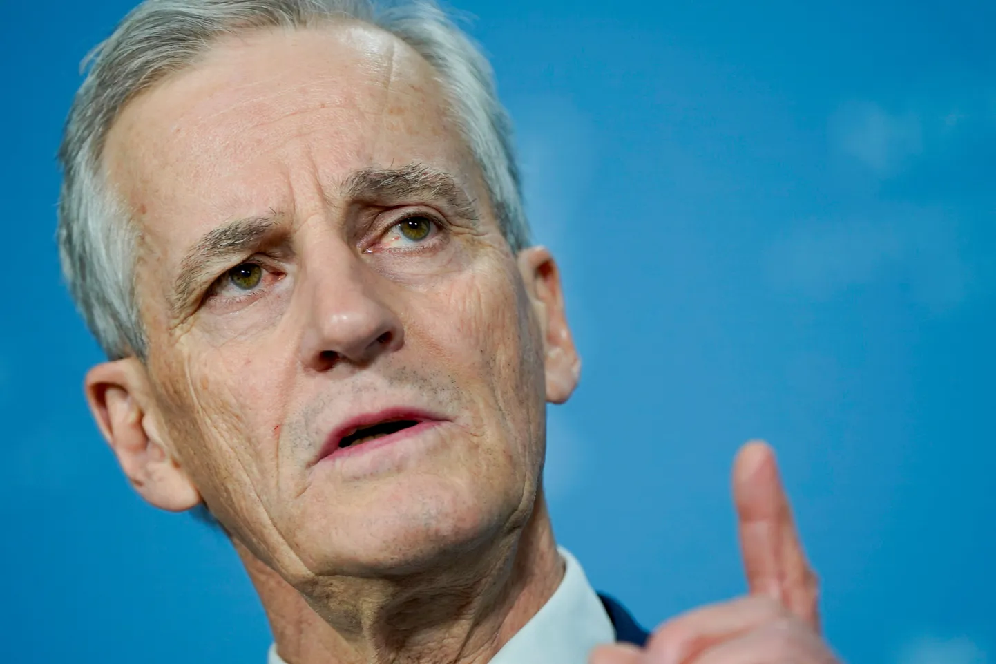 Norra peaminister Jonas Gahr Støre täna pressikonverentsil.