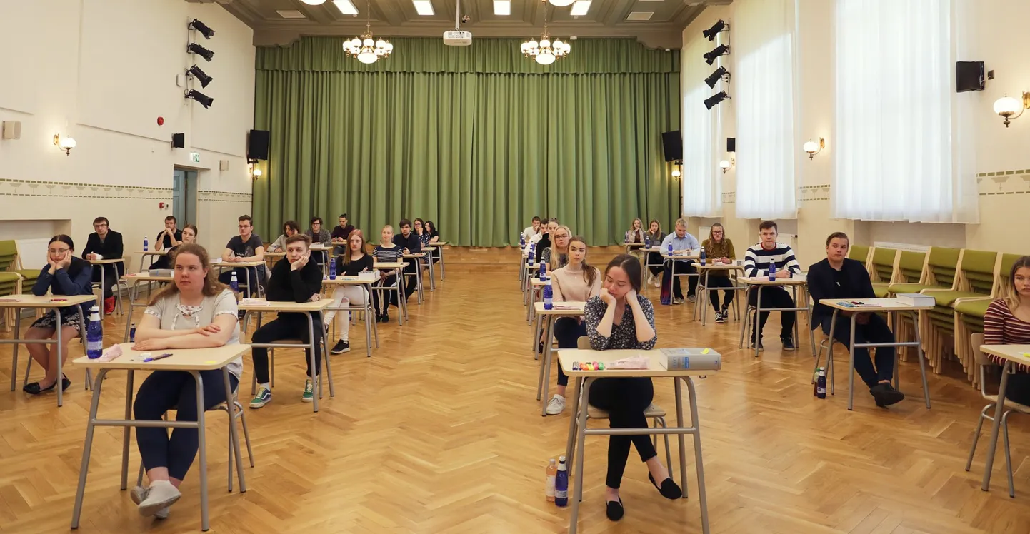 Riigieksam Valga gümnaasiumis.