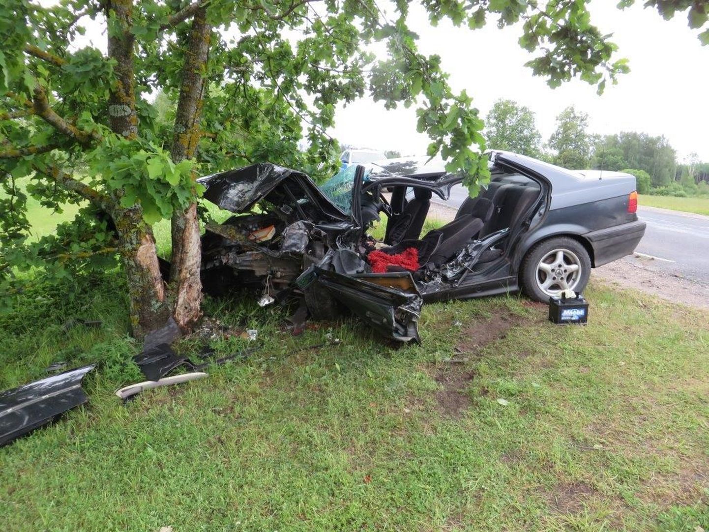 Põlvamaal hukkus autoga vastu puud sõitnud 83-aastane mees.
