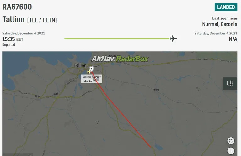 Cessna 182T Skylane весит 894 кг и может взять на борт четырех пассажиров. Скорость самолета ниже 300 километров в час.