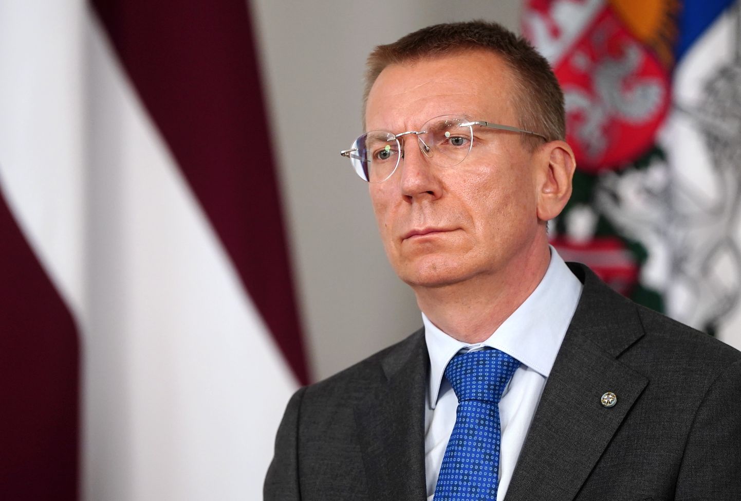 Valsts prezidents Edgars Rinkēvičs piedalās preses konferencē pēc tikšanās ar Ministru prezidentu Rīgas pilī.