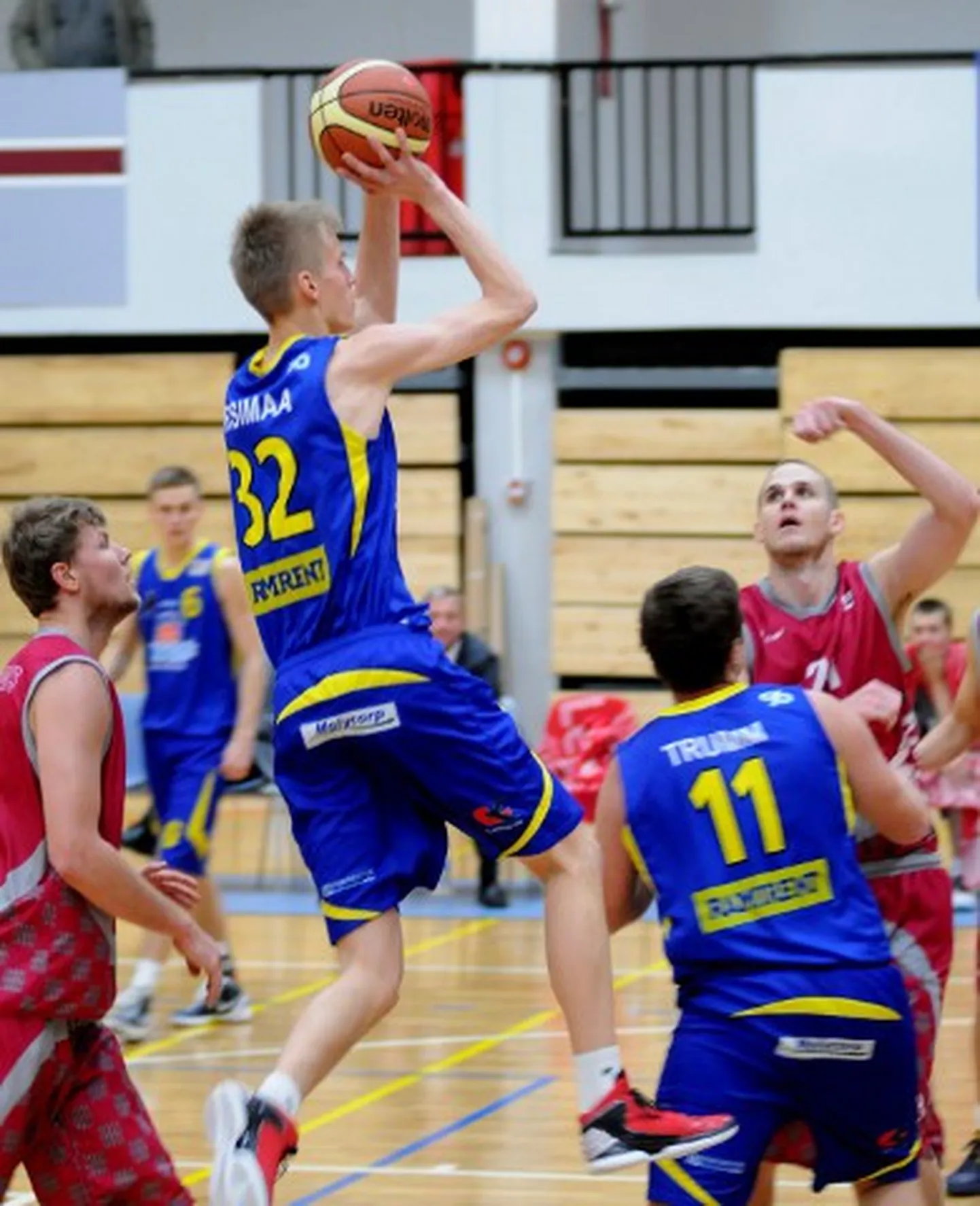 Mario Kirsimaa tõi 11 platsil oldud minutiga 4 punkti, Edvard Trumm aitas aga lauavõitlust tasakaalus hoida,  noppides 12 lauapalli.