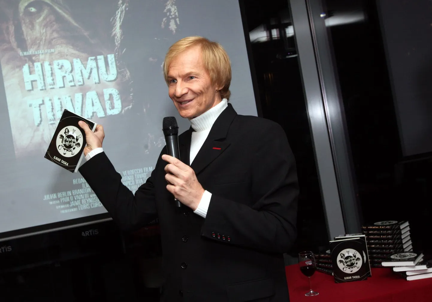Edukas filmilavastaja, -produtsent ja -stsenarist Ilmar Taska on valmis kirjutanud raamatu «Parem kui elu», mis piilub filmimaailma telgitagustesse ning annab ülevaate ka autori heitlikust eraelust.