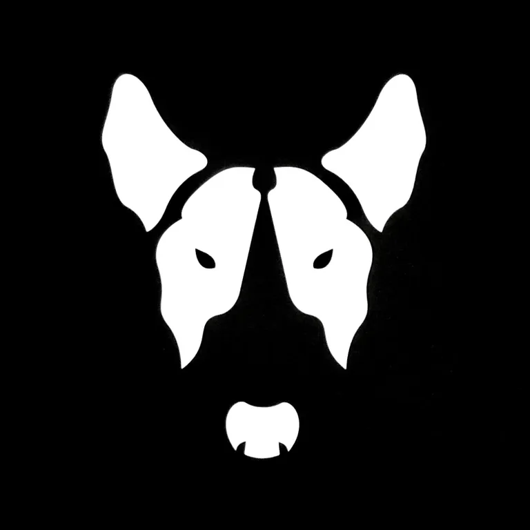 Rõivamärgi logoks joonistati perekoerte näod.