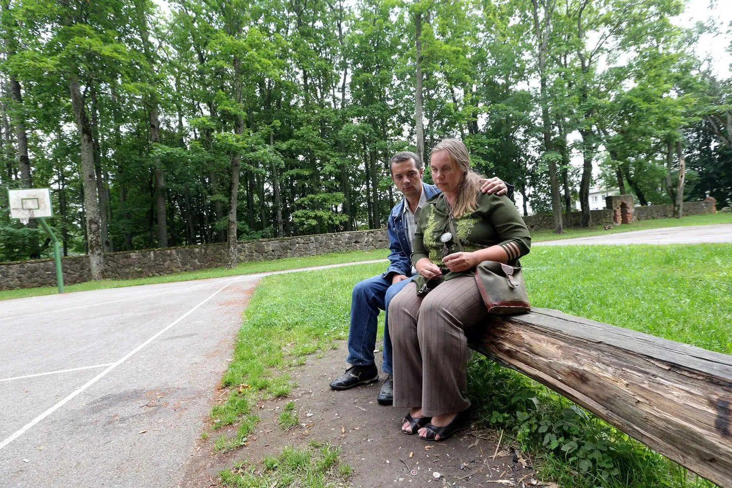 Teisipäeval Vehendi traagilises liiklusõnnetuses hukkunud Sten Kalevi ema Magdalena Kalev ja kasuisa Tibor Varga ütlevad, et poeg elas kiiresti ja käesolevas hetkes.