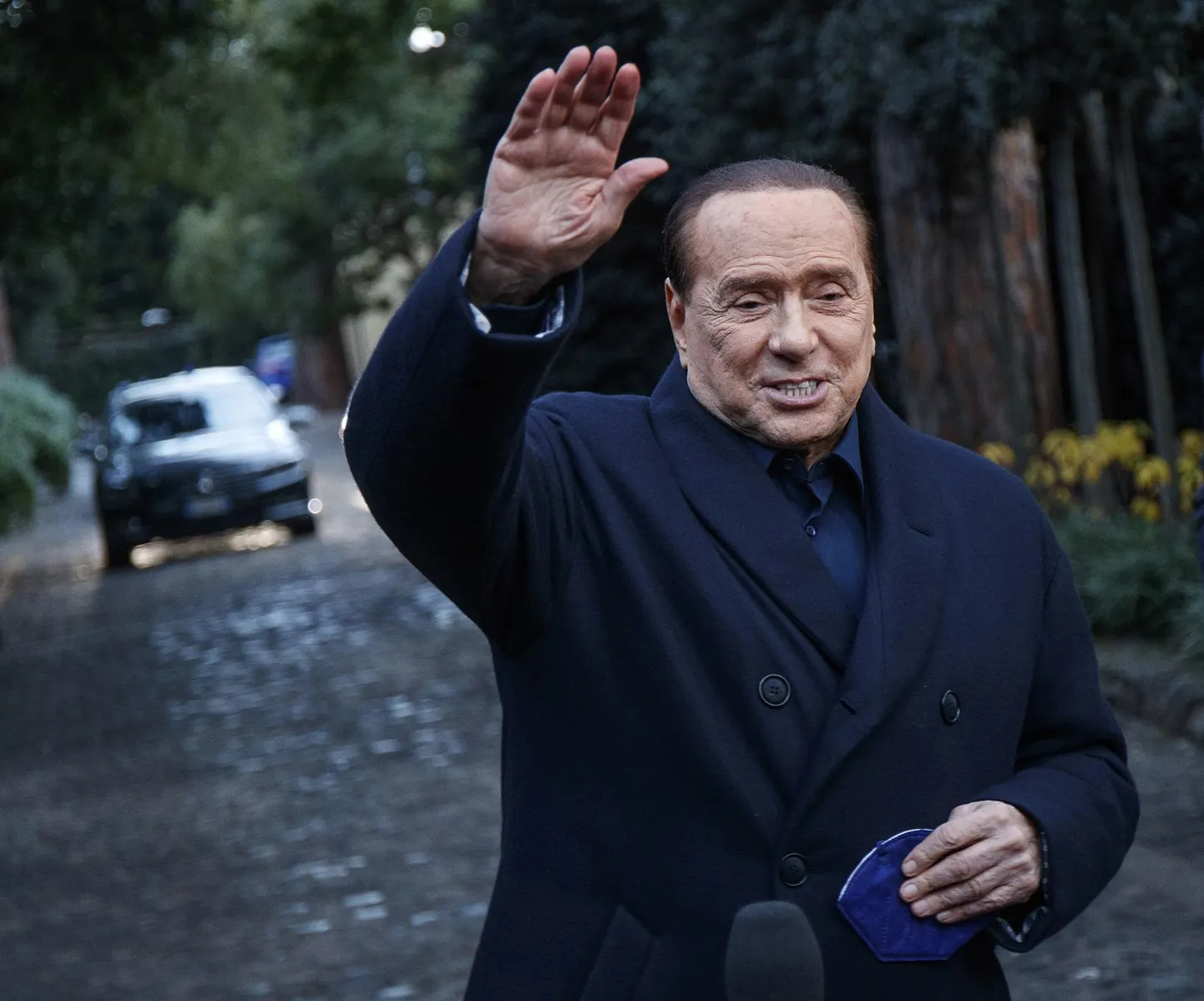 Itaalia presidendiks saada sooviv Silvio Berlusconi ütles neljapäeval pärast paremjõudude juhtidega Roomas kohtumist ajakirjanikele, et tulevikule läheb paremleer vastu üksmeelsena.