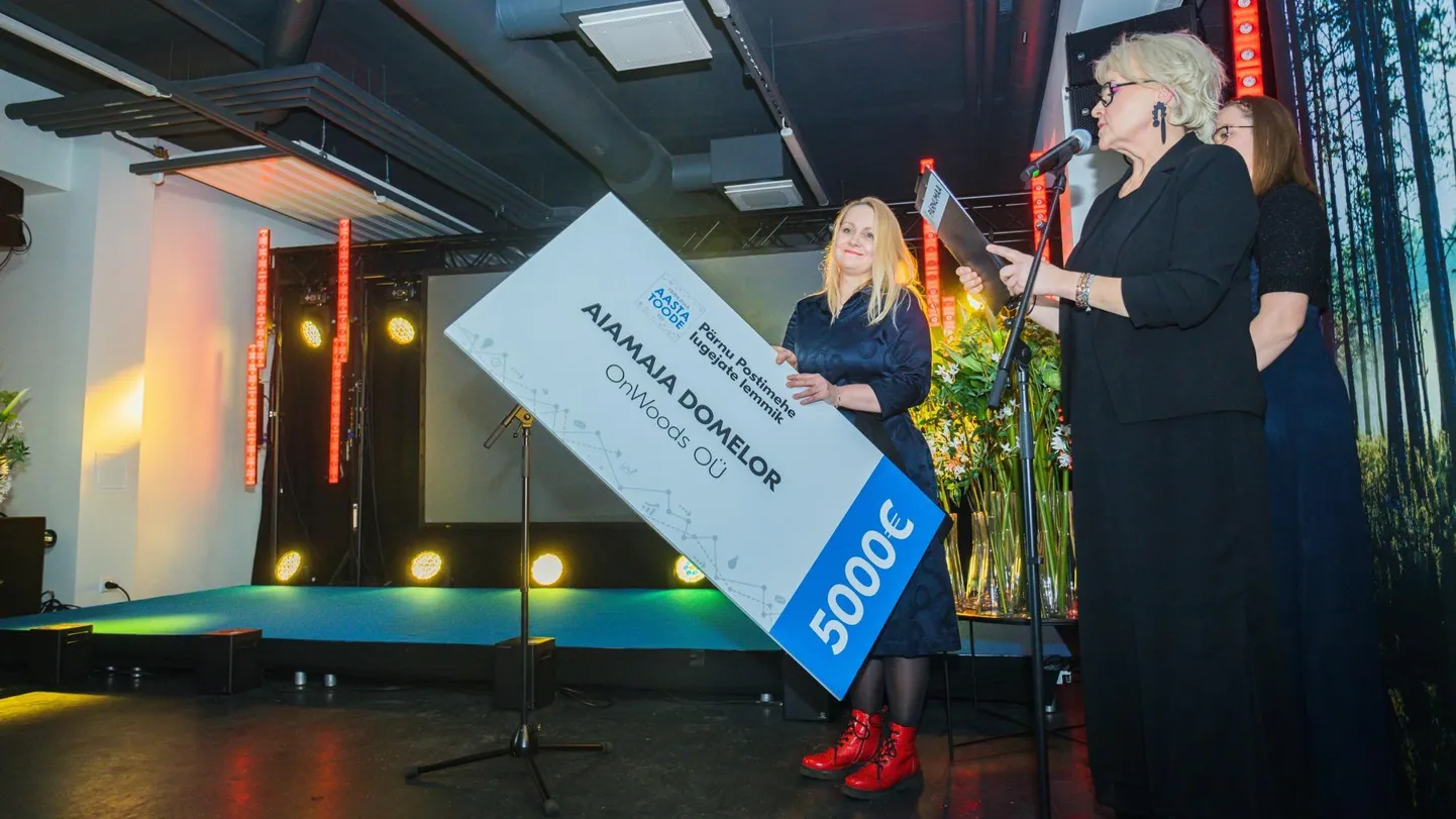 Kellele antakse tänavu Pärnu Postimehe poolt 5000 euro väärtuses reklaamimahtu, selgub rahvahääletuse tulemusena. Pildil mullune tseremoonia.