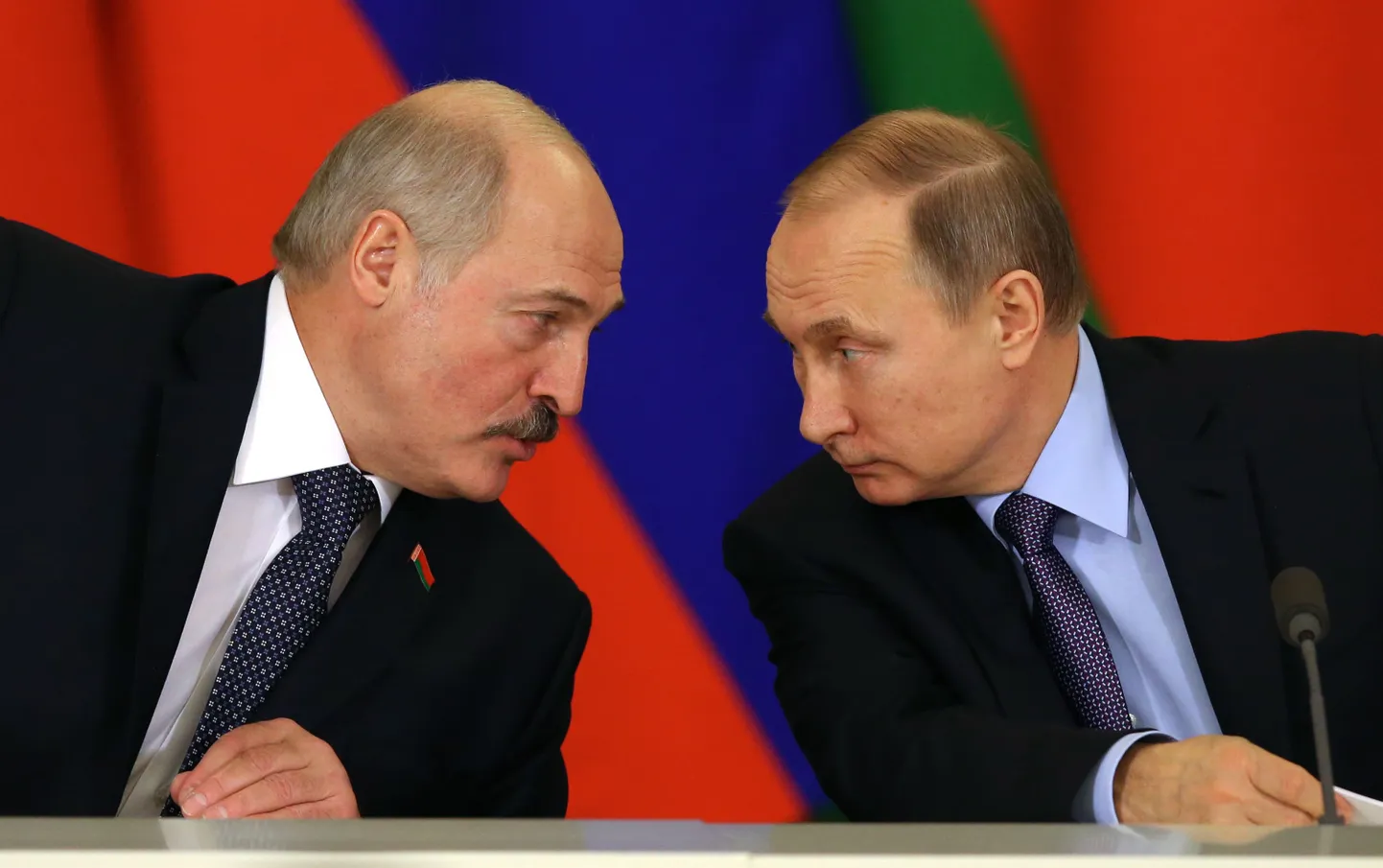 Valgevene ja Venemaa presidendid: Aleksandr Lukašenko (vasakul) ja Vladimir Putin.
