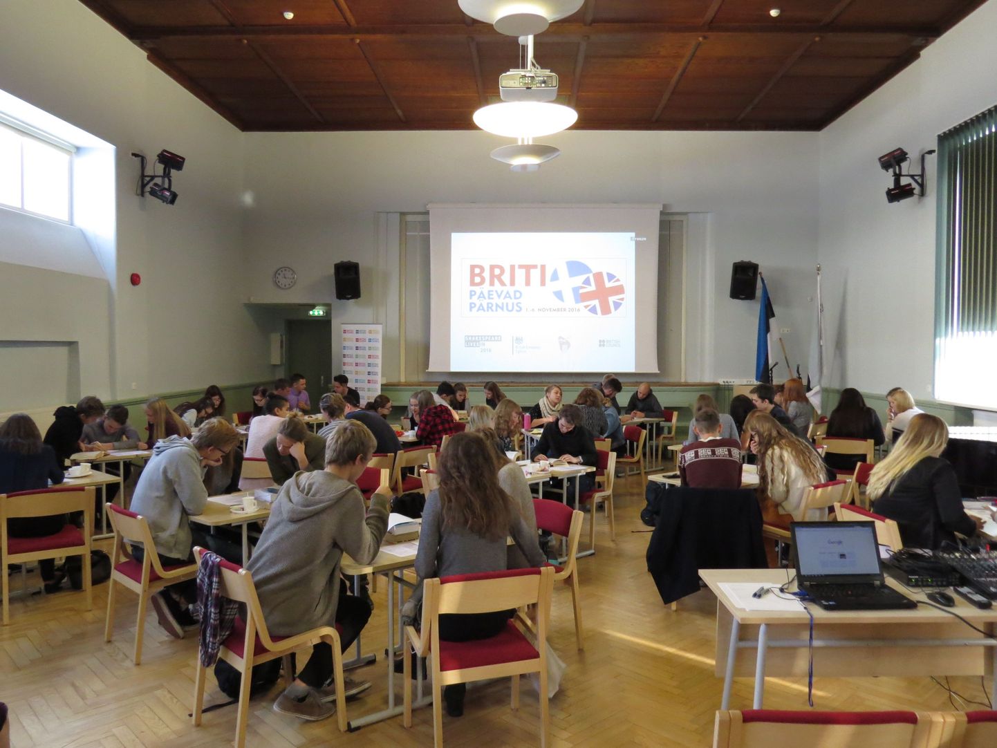 1.-5. novembrini Pärnus toimunud Briti päevade raames korraldas Pärnu ühisgümnaasium 3. novembril koolidevahelise tõlkevõistluse ja viktoriini.