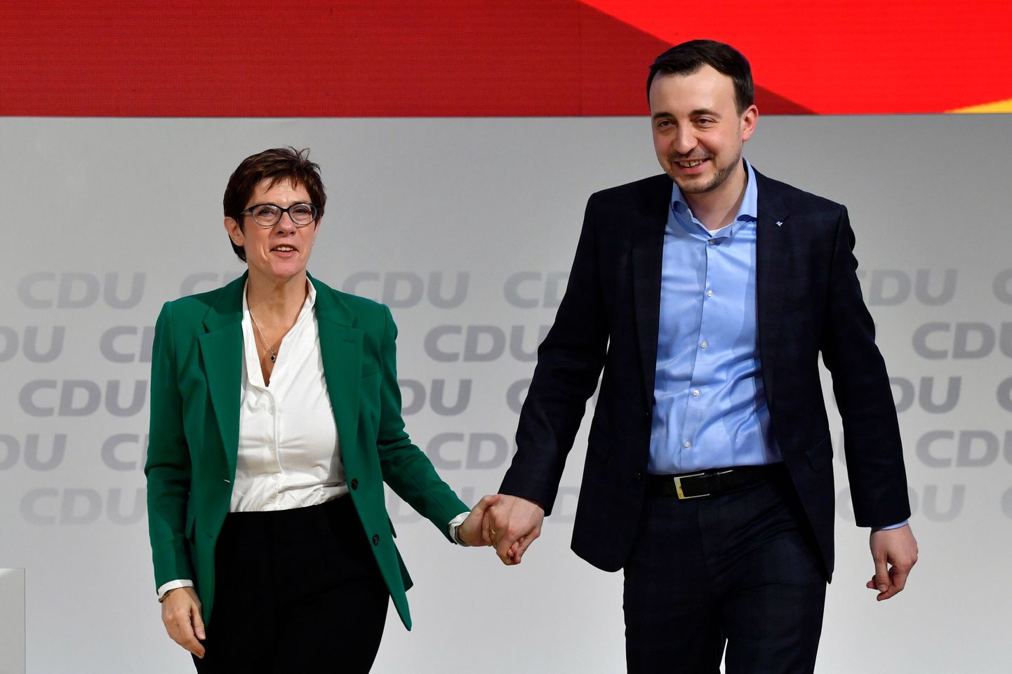 Eile Saksa konservatiivide juhiks valitud Annegret Kramp-Karrenbauer (vasakul) koos täna erakonna peasekretäriks saanud Paul Ziemiakiga.