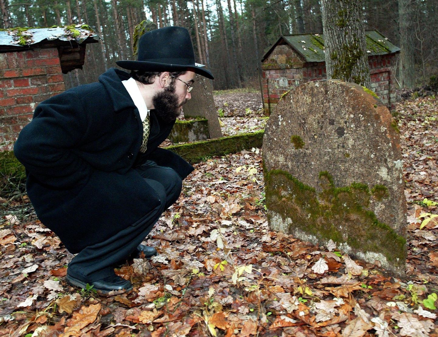 Praegune Eesti pearabi Shmuel Kot Rakvere juudi kalmistul.